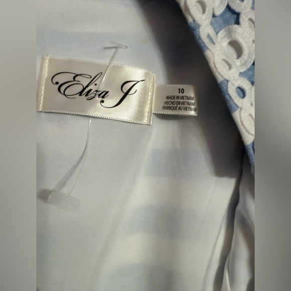 ELIZA J Sleeveless Shift Mini Embroidered Dress Blue White Stripe Size 10 - Picture 2 of 5